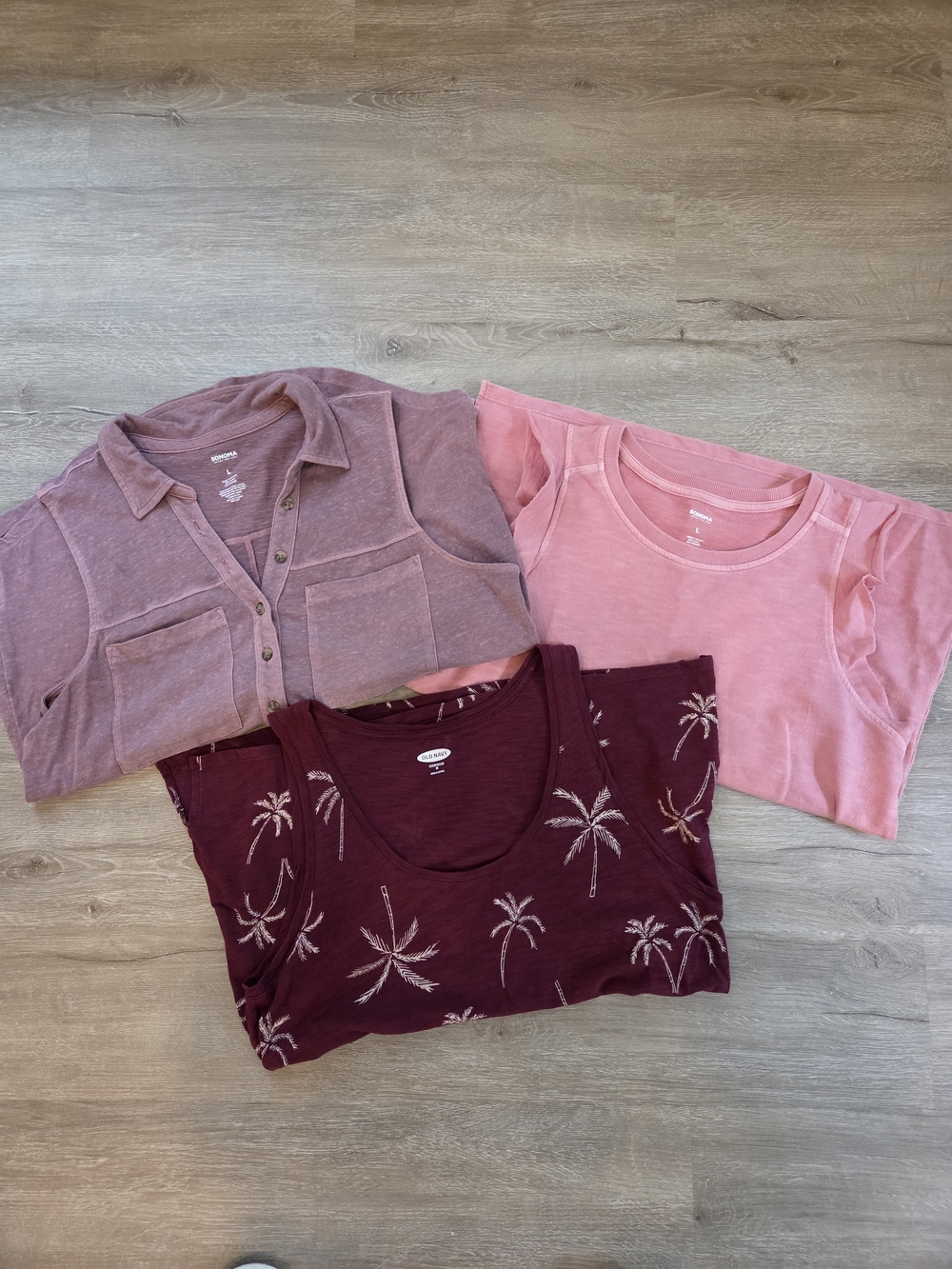Bundle of women's tank tops Sonoma and Old Navy